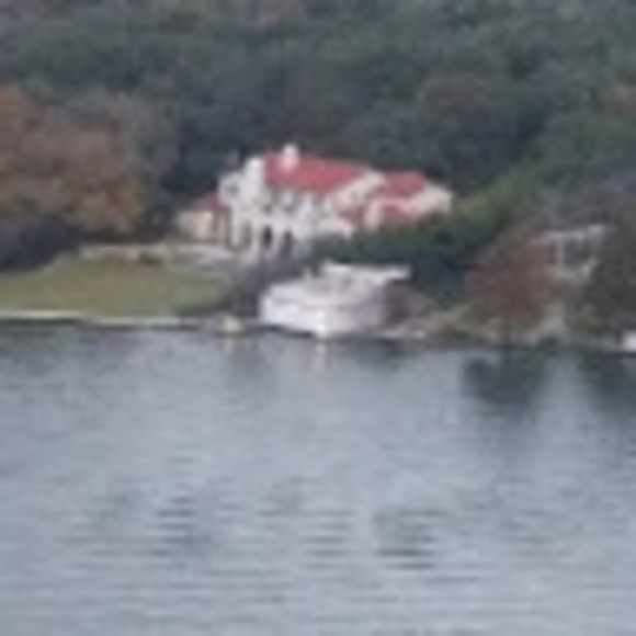 Meet your Posher, Dalia - Picture 1 of 1